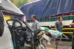 KECELAKAAN-Kondisi-mobil-barang-dan-bus-penumpang.jpg