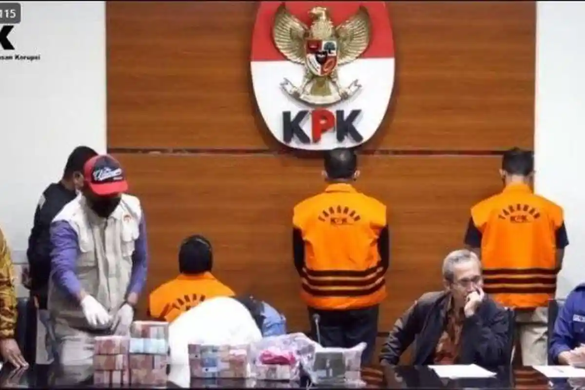 Ambisi Mau Nyalon Gubernur Riau, Bupati Meranti Korupsi, Suap BPK Provinisi untuk Dapat Opini WTP