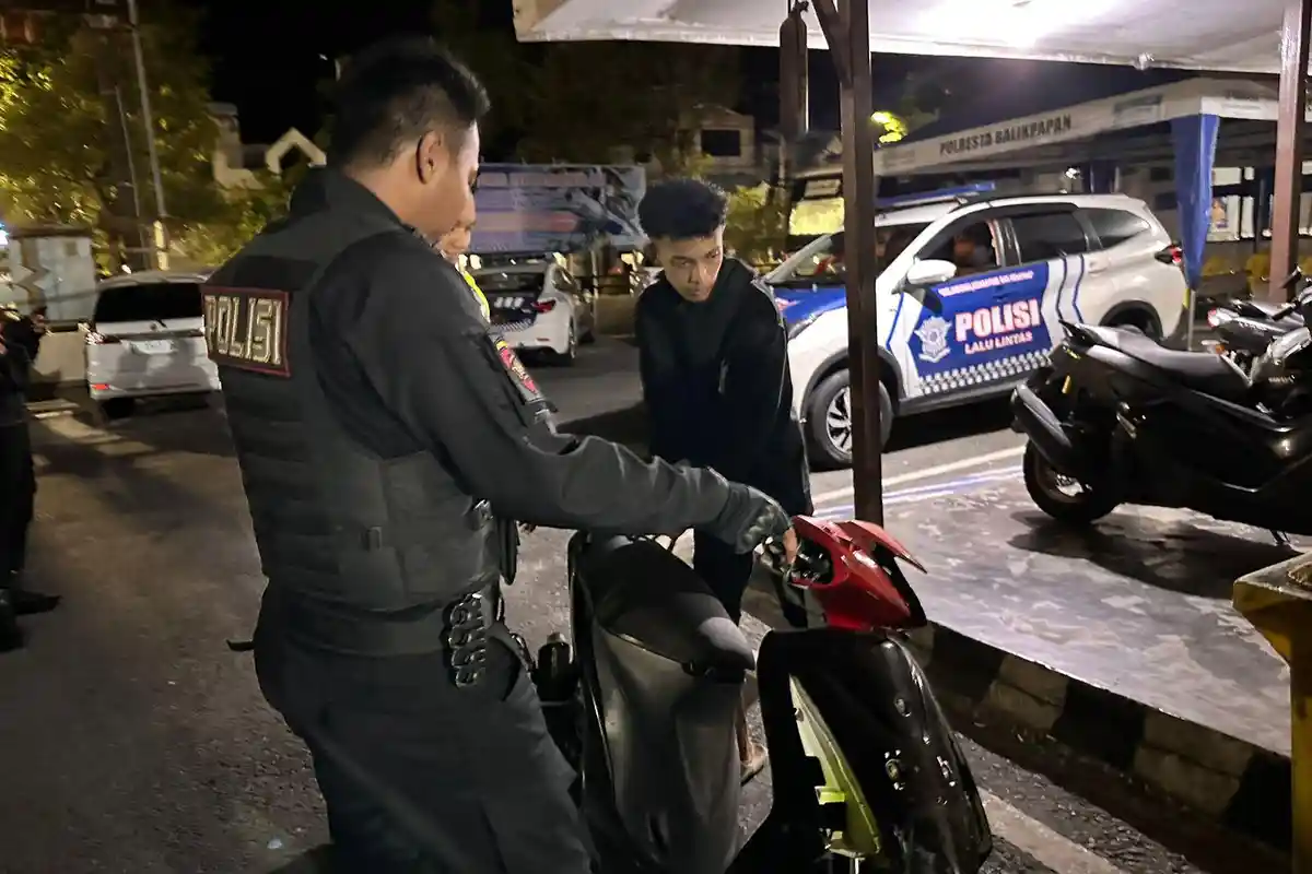 Unit Patroli Beat TR Samapta Polresta Balikpapan Bubarkan Balap Liar, 1 Motor Diamankan