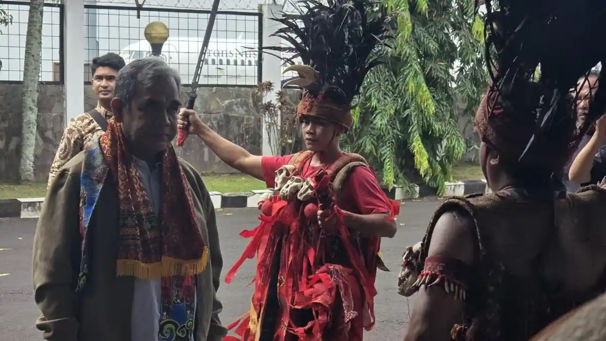 Breaking News: Ketua MPR RI Ahmad Muzani Tiba di Manado, Disambut Jajaran Gerindra Sulut