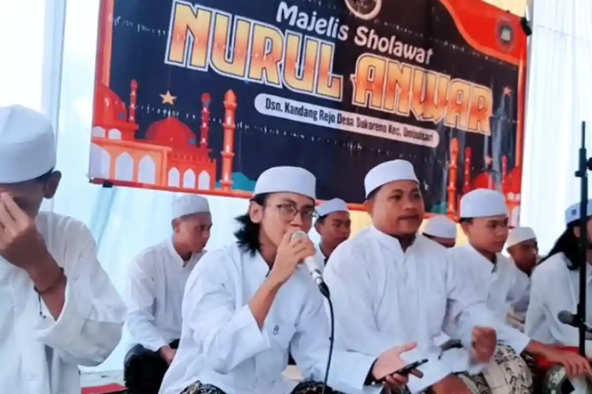 Inilah Bacaan atau Lirik Sholawat Lontong Tahu Lontong Sate, Versi Latin