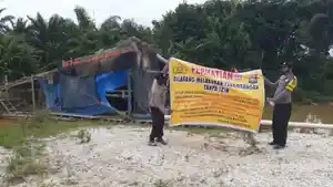 tim-gabungan-dari-polres-kuansing-dan-polsek-singingi-hilir-menertibkan-penambangan-emas-tanpa-izin.jpg