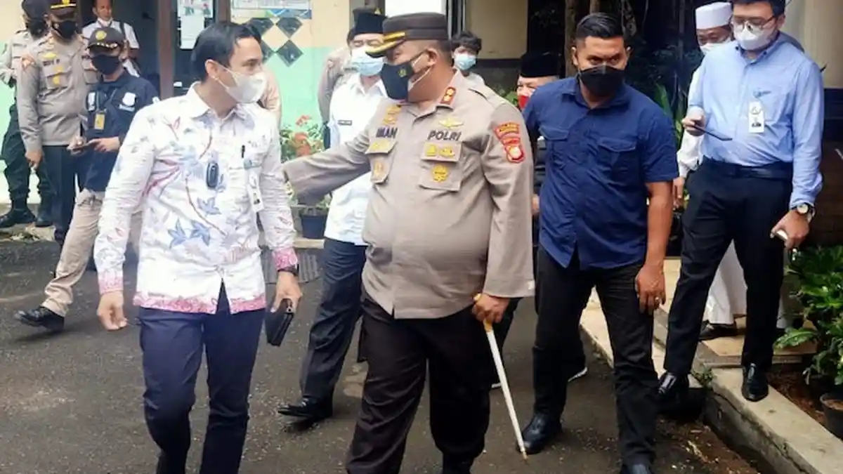 Kapolres Tangsel Kunjungi Vaksinasi di Ponpes Darul Hikmah : Ini Kolaborasi Ulama dan Pemerintah