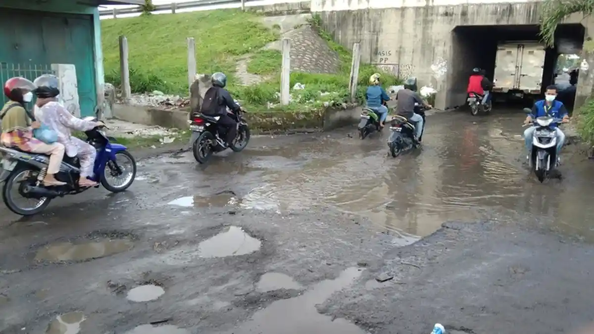 Dua Bulan setelah Diperbaiki, Jalan Pertiwi Medan Tembung Kembali Rusak Parah
