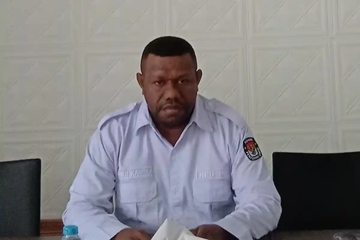 Ketua KPU Papua Barat Daya Sampaikan Hak Ingkar, Tegaskan Netralitas ke Seluruh Bakal Paslon