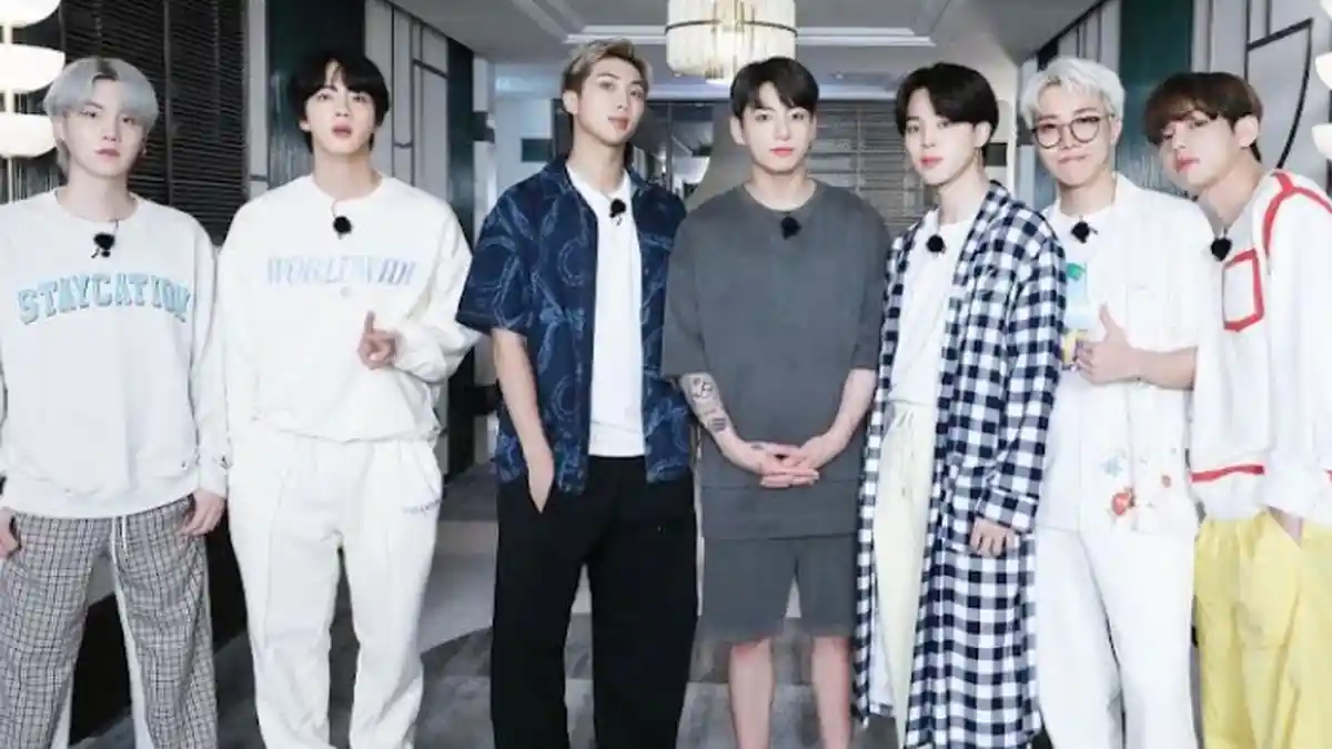 Kegiatan Santai Para Member BTS Selama di LA, Terbaru Jin Bermain di Six Flags, RM Paling Beda