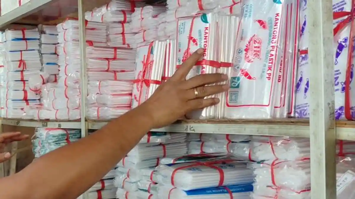 Naik 100 Persen, Harga Plastik di Lamongan dari Rp 18 Ribu Jadi Rp 36 ...