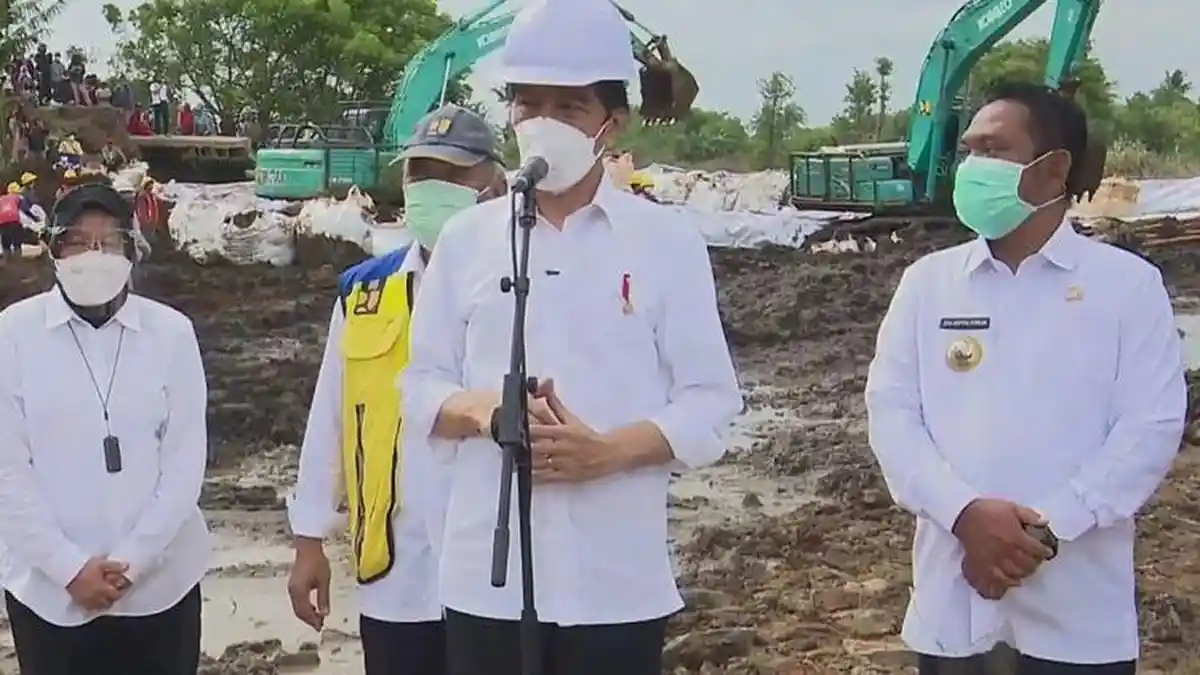 Presiden Jokowi Targetkan Tanggul Citarum yang Jebol Selesai Dikerjakan dalam 2 Hari