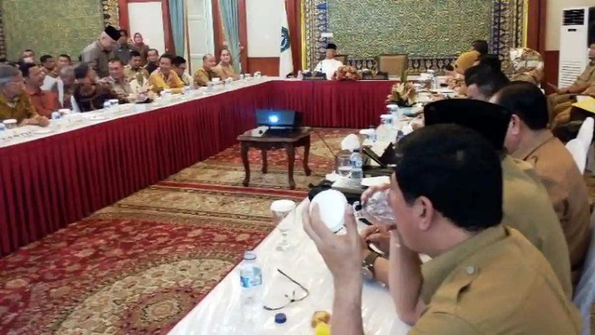 Gubernur Kepri HM Sani Angkat Putri Kandungnya jadi Staf Khusus
