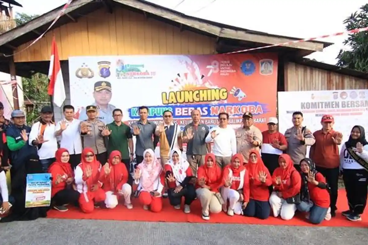 Pasca Diluncurkan, Warga Gunung Bugis Balikpapan Jalan Sehat Bersama di 'Kampung Bebas Narkoba'