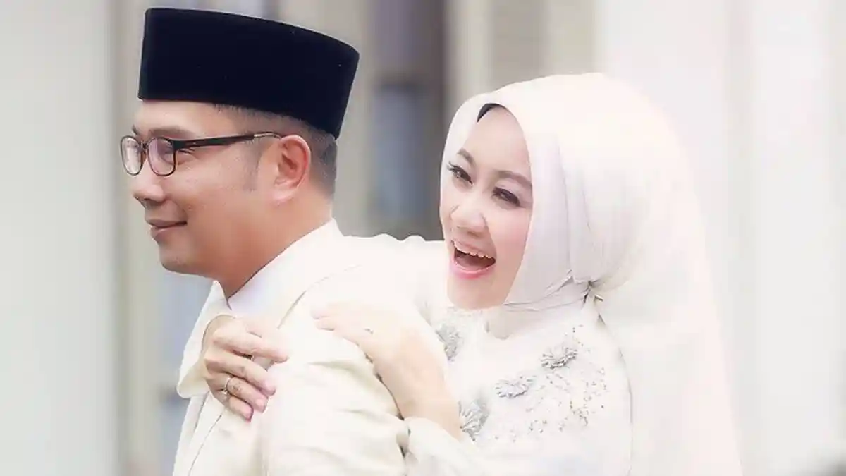 Gunakan Hak Pilih, Begini Cara Unik Ridwan Kamil dan Istri Saat Mencoblos