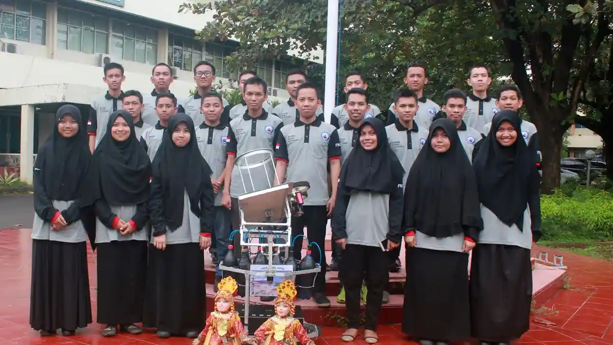 TIM Robot PNUP Juara Umum Kontes Robot Indonesia di Universitas Telkom Bandung