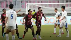 TREAMING-Bentrok-Persipura-Jay.jpg