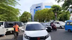 JURU-PARKIR-Suyitno-juru-parkir-di-Taman-Kesatuan-Bangsa-Manadolo0.jpg