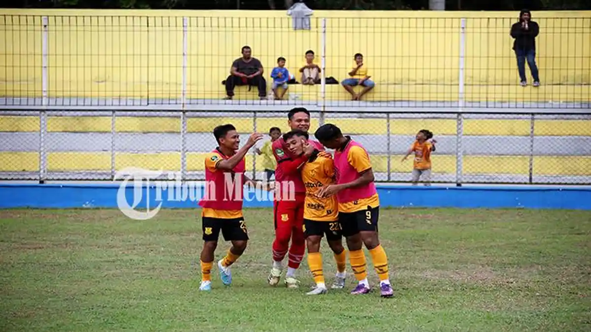 Berita Foto: PESTA GOL di Baharoeddin, PSDS Deliserdang Gilas Ratakan PSPS Riau dengan Skor 3-0 - 17092023_MERAYAKAN-GOL_ABDAN-SYAKURO-2.jpg