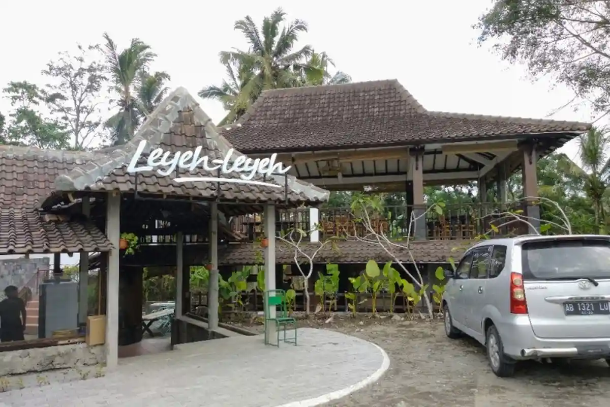 Leyeh-leyeh, Sensasi Seru Lesehan Jaring di Atas Sungai