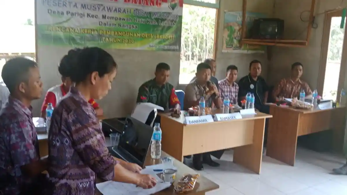 Desa Parigi Gelar Musdes, Anggota Polsek Ingatkan Larangan Karhutla