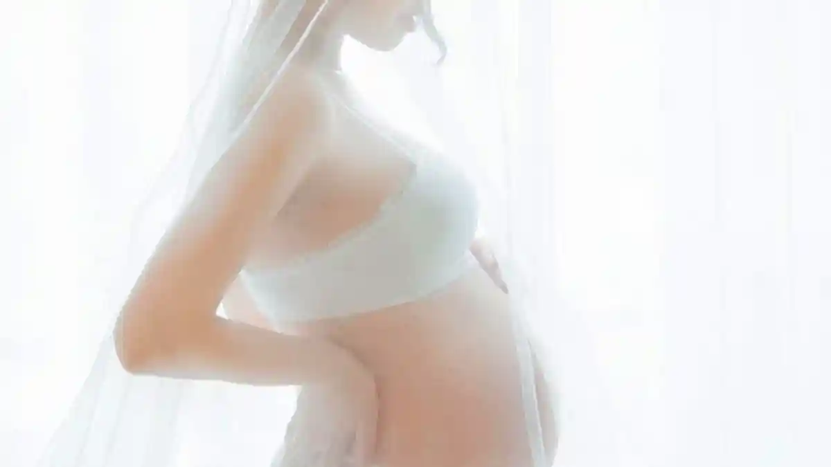 Youtuber Cantik Hamil di Luar Nikah karena Berhubungan Badan dengan Pacar