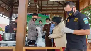 kejari-luwu-memusnahkan-barang-bukti-dari-perkara-pidana-umum-dan-kasus-narkoba-k.jpg