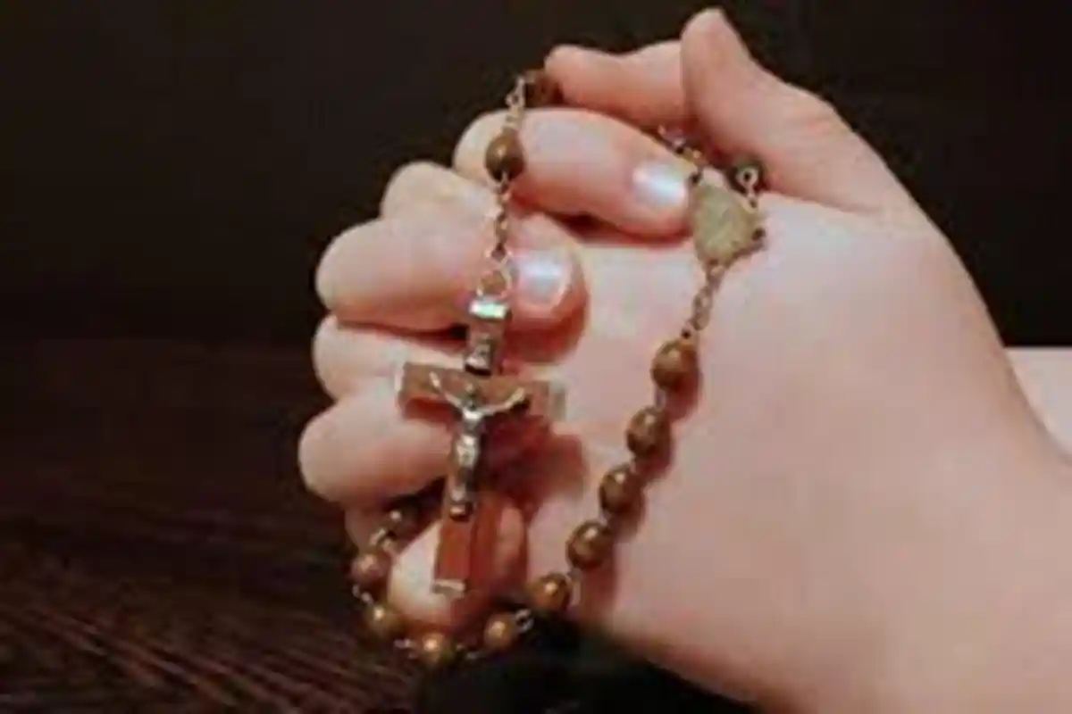 Doa Harian Katolik: Doa Menyerahkan Hidup dalam Perlindungan Tuhan