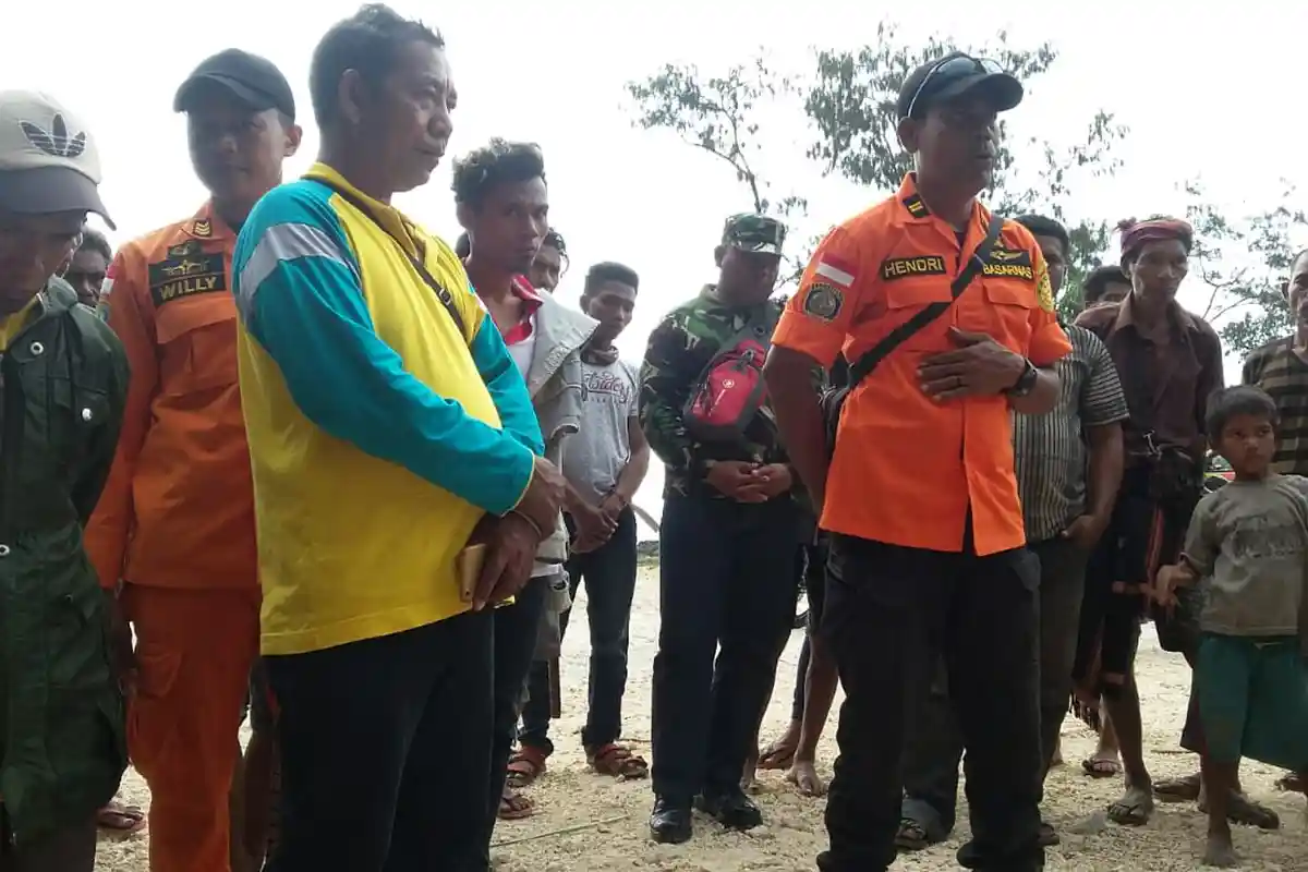 VIDEO: Masyarakat SBD Tolong Bantu Basarnas Waingapu