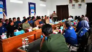 Bupati-Indramayu-Lucky-Hakim-saat-meluncurkan-aplikasi-Banyu-DigitalD.jpg