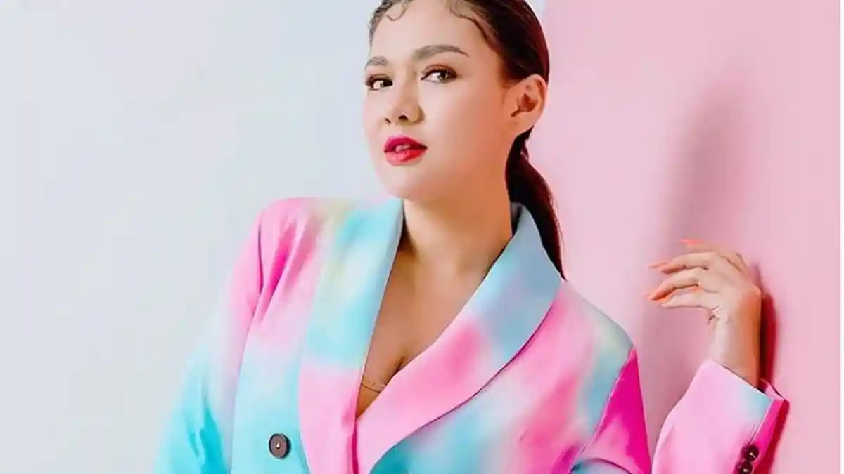 Lama Tak Terdengar Namanya, Vicky Shu Kembali ke Industri Musik ...