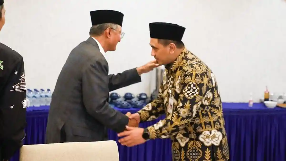 Menteri PU Setujui Penambahan Panjang Tanggul Laut Sepanjang 10 Kilometer