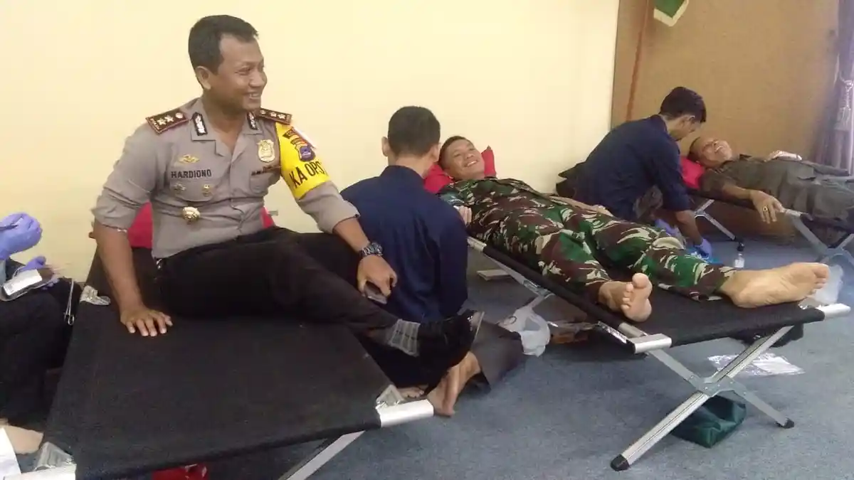 Sambut Hari Bhakti Adhyaksa,  Dandim 1008 Tanjung Ikut Donorkan Darah