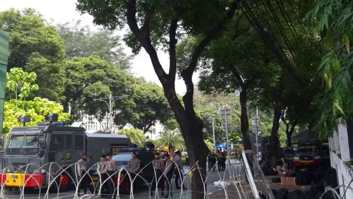 Pasca Penetapan Hasil Pemilu, Jalan Depan KPU RI Dipasang Kawat Berduri