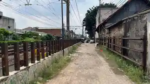 Proyek-pembangunan-jalan-tembus-di-samping-rel-kawasan-Pasar-Minggu.jpg
