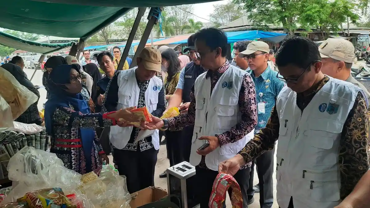 TPID Paser Sidak di Pasar Tradisional dan Ritel Modern, Pastikan Bahan Pokok Jelang Lebaran Tersedia