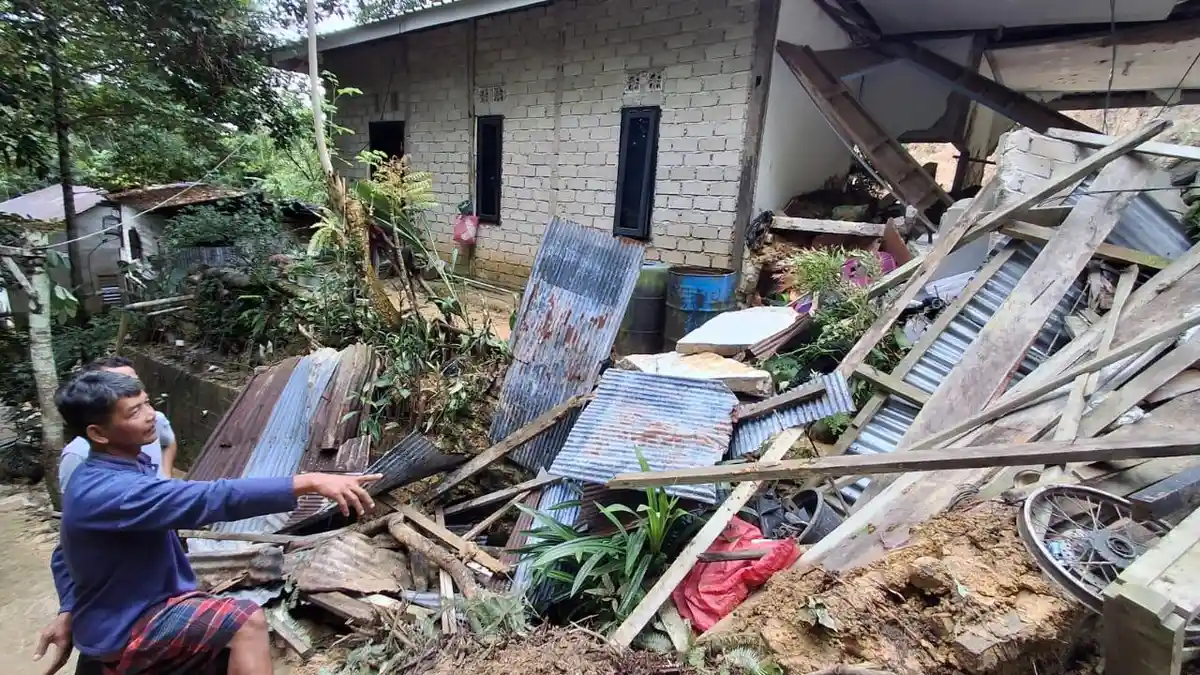 Cegah Longsor Susulan, BPBD Tarakan Tutupi Permukaan Tanah dengan Terpal