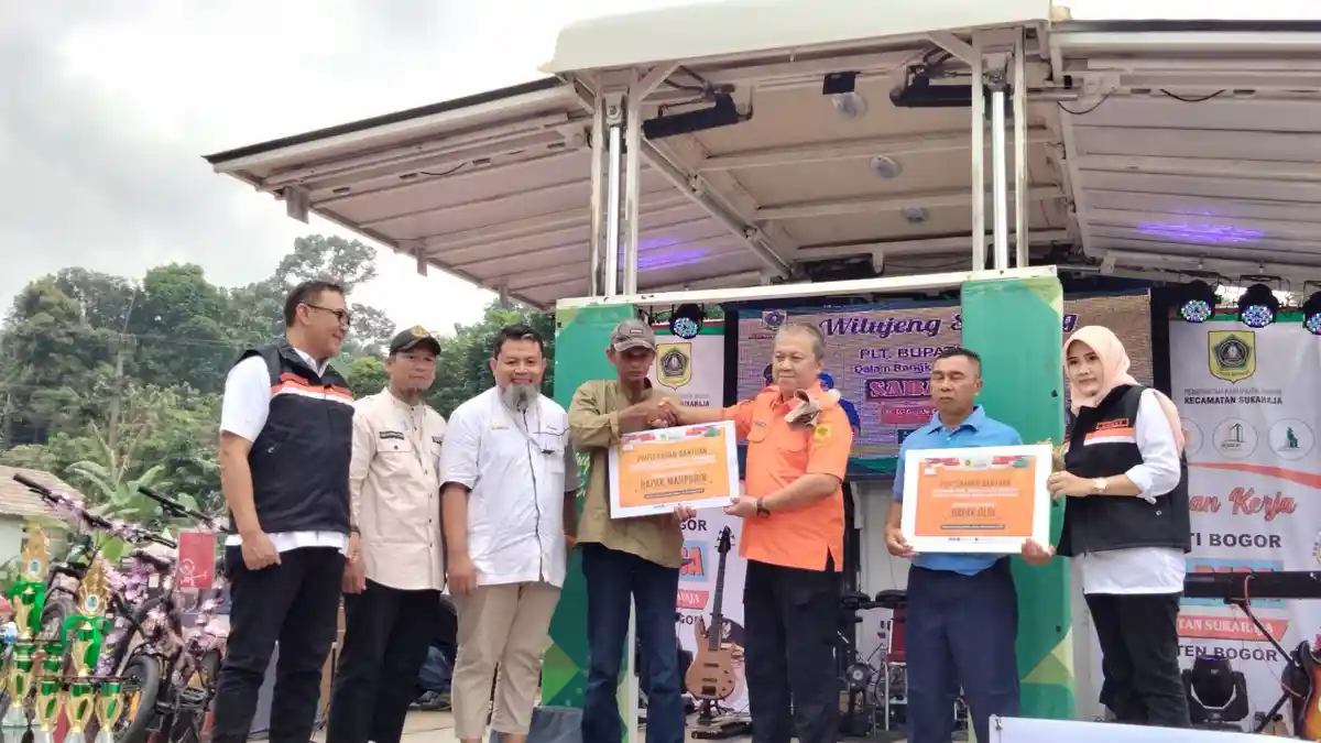LAZ Rabbani Beri Bantuan Renovasi Rumah Warga Gunung Geulis Yang ...