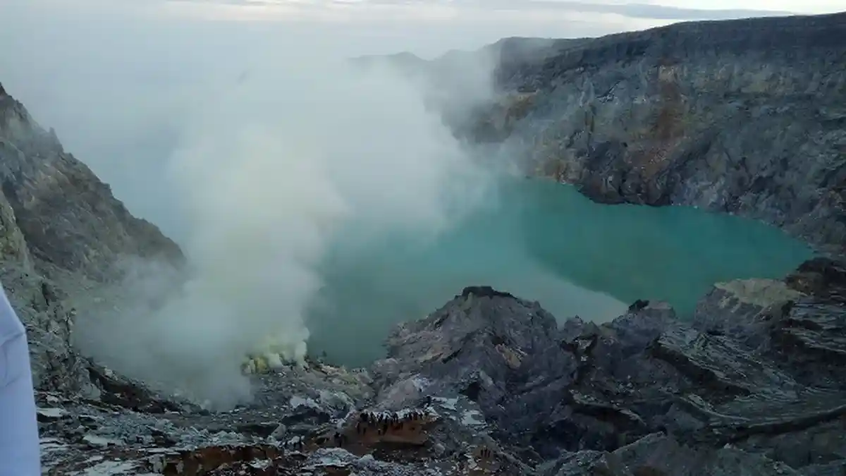 FEATURE: Destinasi Kemanusiaan Menuju Kawah Ijen