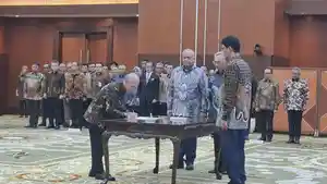 Purbaya-lantik-Robert-Leonard-Marbun-sebagai-Sekjen-Kemenkeu.jpg