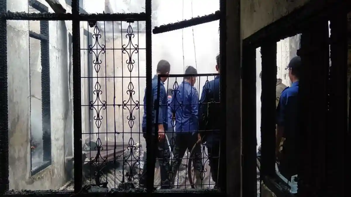 Kebakaran Rumah Sekaligus Warnet di Pipareja Kemuning Palembang, Kerugian Ditaksir Miliaran Rupiah