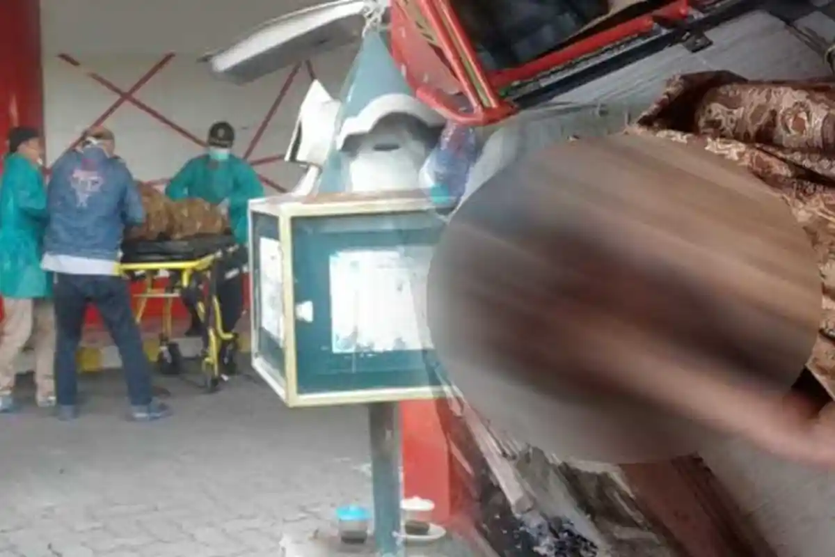 Toko Sarikat Jaya Gresik Geger, Ada Pria Tuban Tewas & Tim Evakuasi Pakai APD