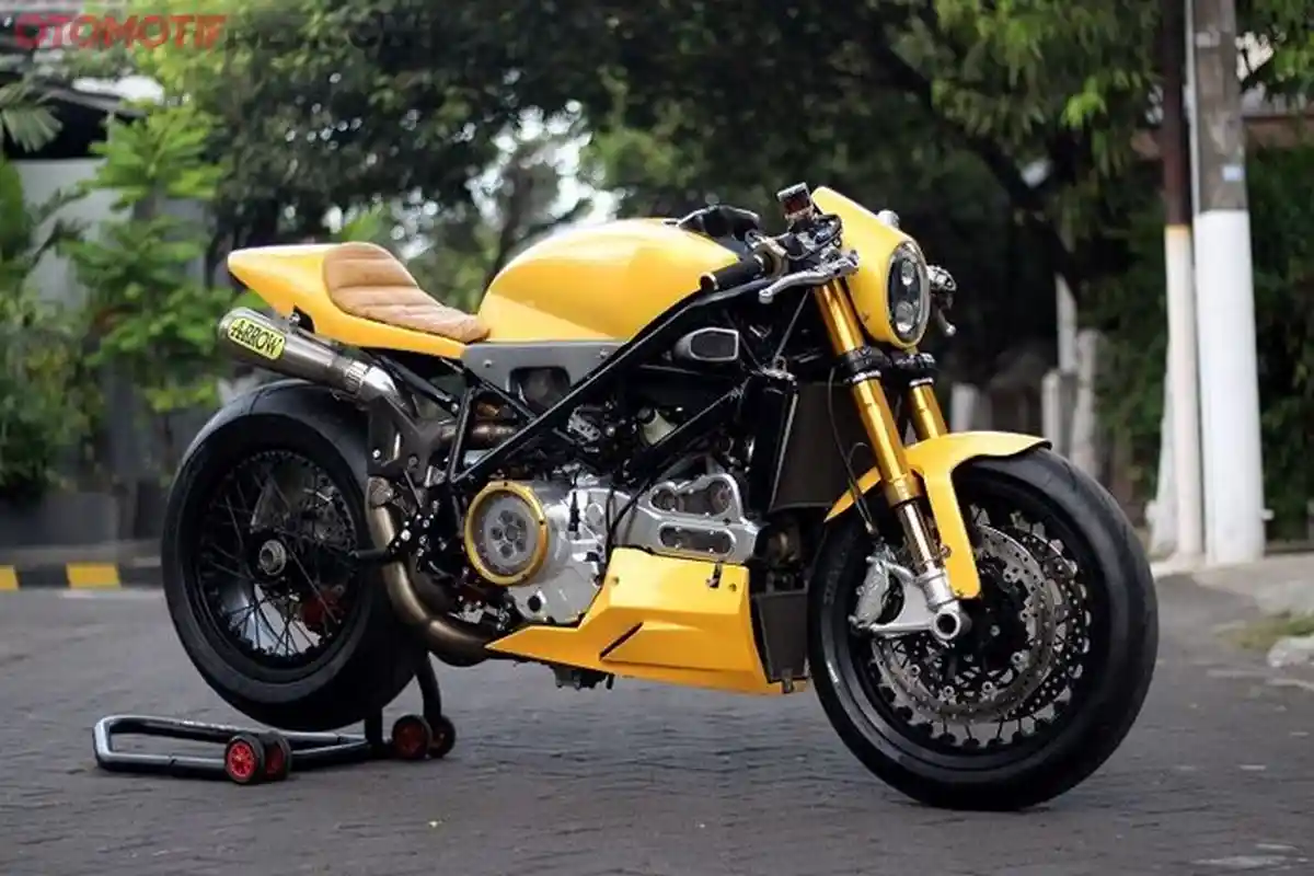 Modifikasi Ducati 848 Evo Sporty Dibikin Tua, Otot Mudanya Gak Bohong