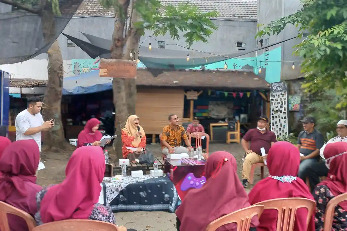 Nur Azizah Tamhid dan Ahmad Syihan Sambangi Bank Sampah di Wilayah Cimanggis Depok