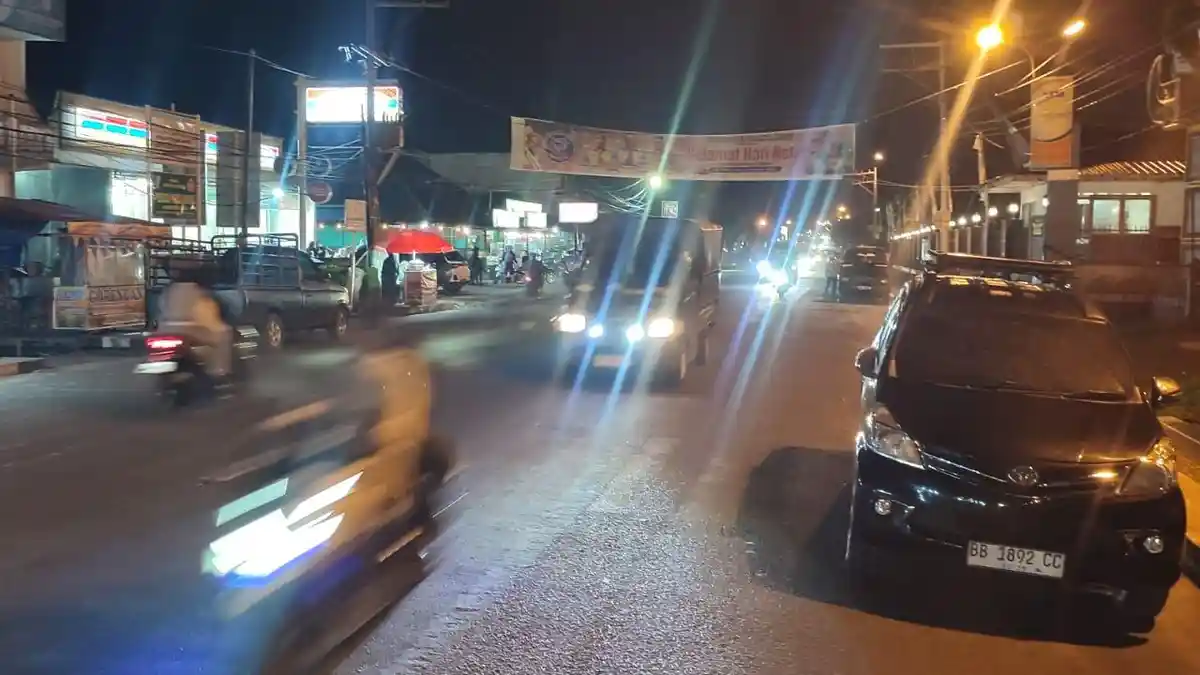 Jelang Pergantian Malam Tahun Baru, Kota Sidikalang Mulai Dipenuhi Masyarakat