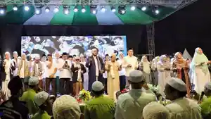 Gema-dzikir-dan-sholawat-akhir-jabatan-umi-azizah.jpg