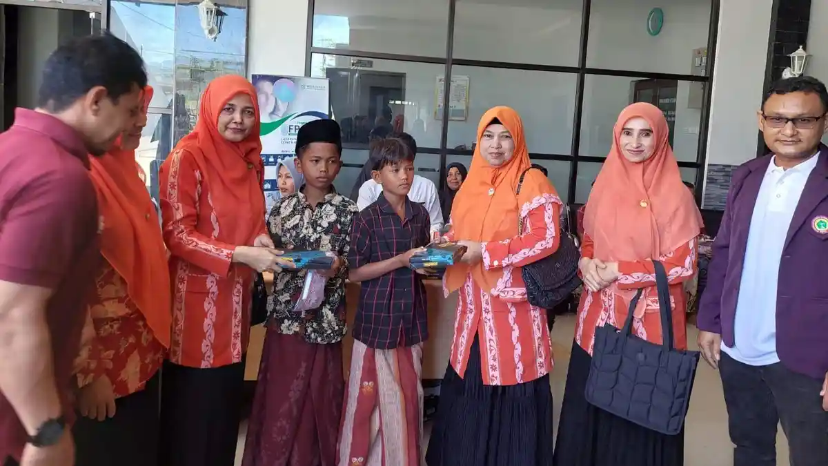 PPNI Bersama BMA Sunat 33 Anak Kurang Mampu di Pidie Jaya