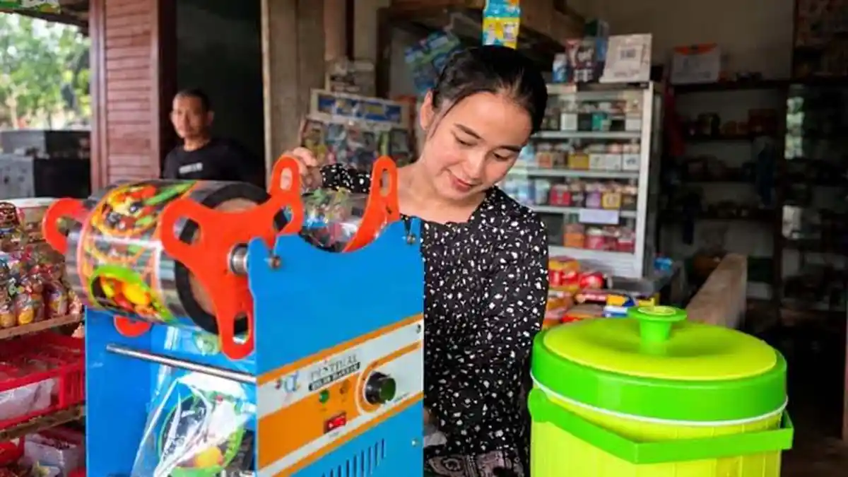 Terang 24 Jam Bangkitkan Ekonomi Warga Batu Ampar
