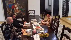 Duta-Besar-Iran-untuk-Indonesia-Mohammad-Boroujerdi-saat-dijamu-Jokowi.jpg