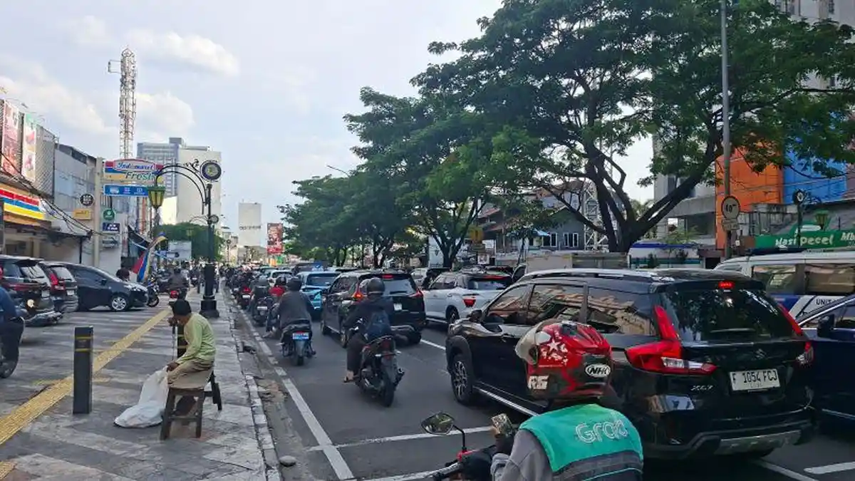 Meski Ditinggal Mudik Sebagian Warganya, Jalan Margonda Depok Tetap Macet