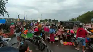 pedagang-pasar-srimangunan-pindah-ke-alun-alun-trunojoyo.jpg