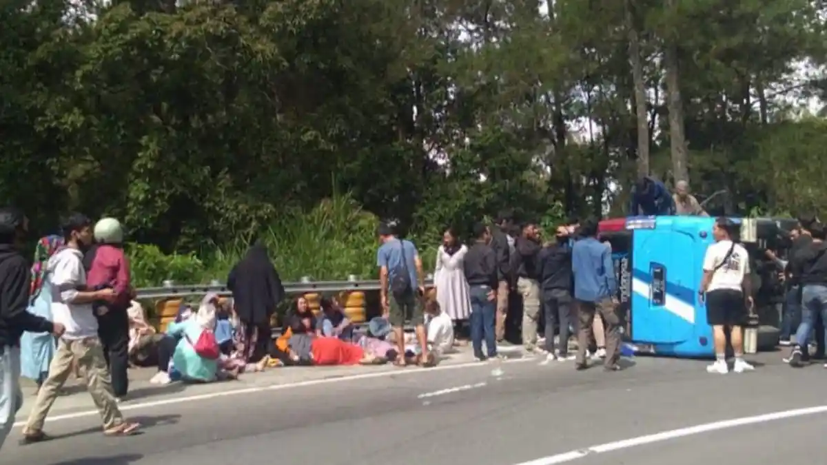 Kecelakaan di Sarangan Magetan, Rombongan Wisatawan Bojonegoro Terjepit Isuzu Elf