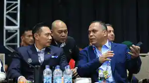 DISKUSI-Krisna-Bayu-berdiskusi-dengan.jpg
