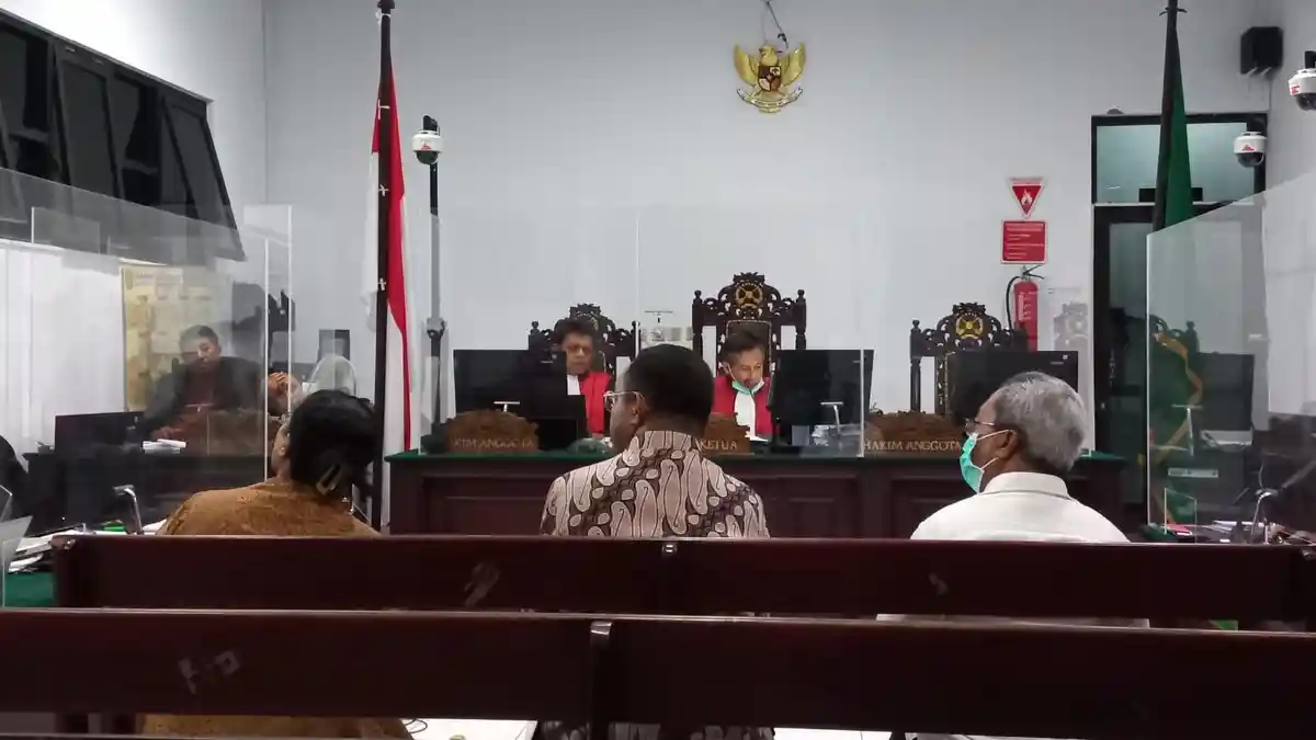 Kadis PMPTSP Ambon Akui Sempat Diberi Uang oleh Alfamidi